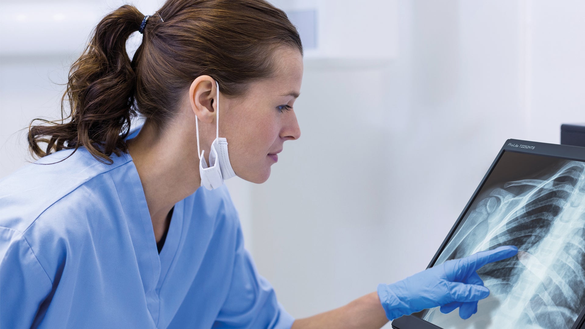 Medical Monitors & Touchscreens